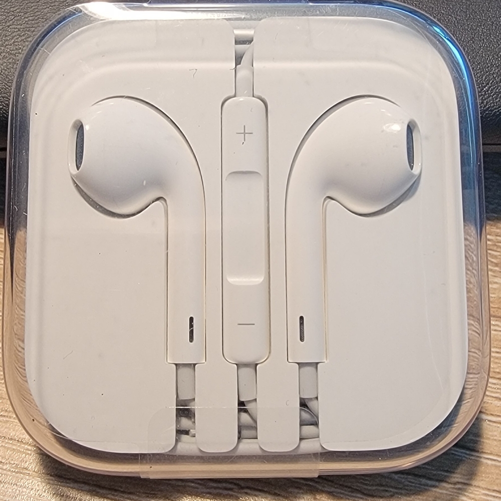 White Wired Earbuds with Case